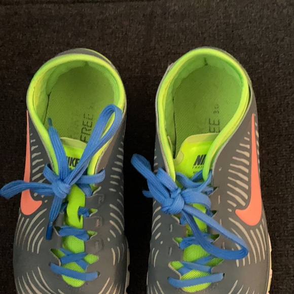 Women’s Nike Sneakers grey, like green and coral - Picture 4 of 5